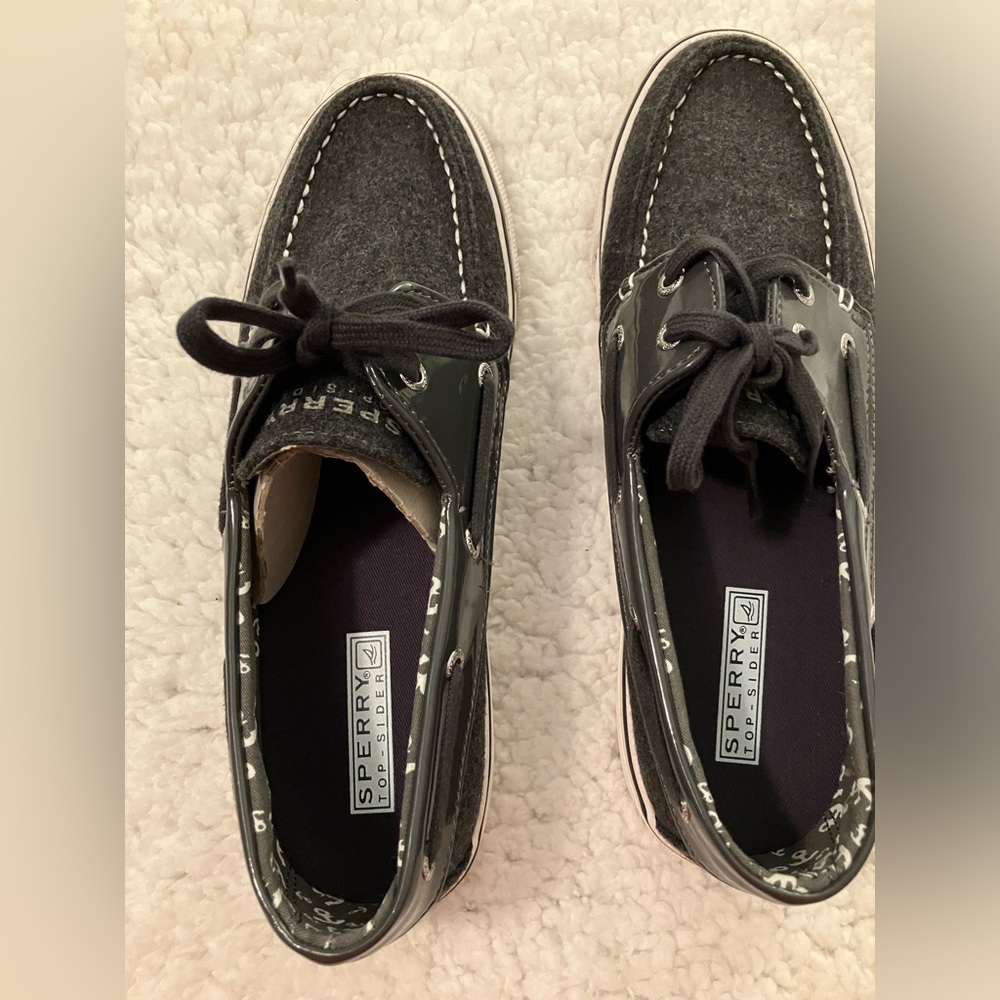 NWOT Sperry Top-Sider Gray shoes. Really adorable outside and inside!